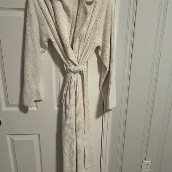 Victoria's Secret 100% Soft White Robe country line size xs/small - Picture 1 of 5